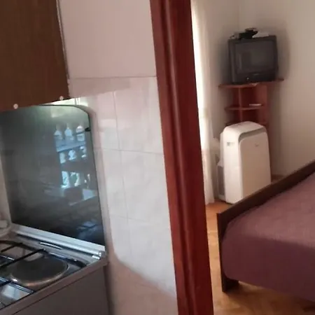 Lara Apartment *