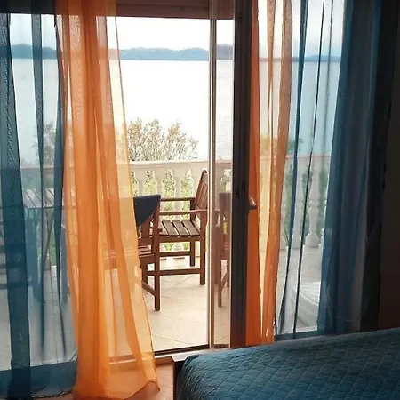 Apartment Lara